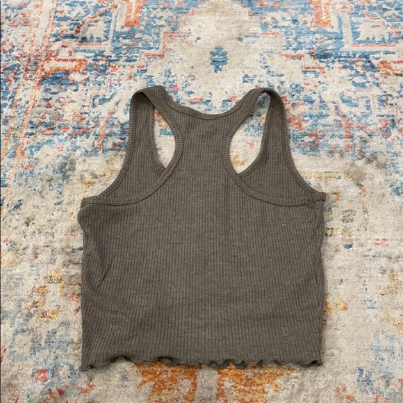 Razor back crop top - Picture 3 of 3